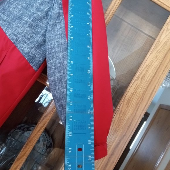 SWISS TECH XS (4-5) WINTER COAT - Picture 11 of 12